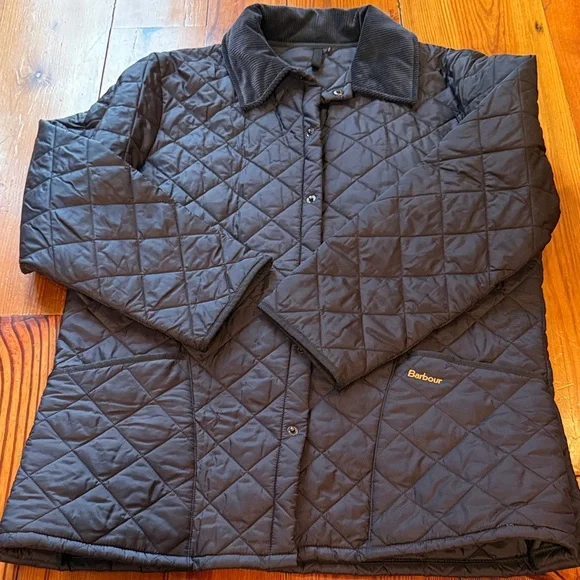 Barbour Quilted Jacket in Black - Picture 6 of 6